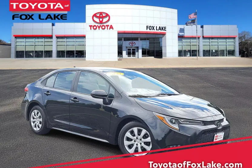 2021 Toyota Corolla LE photo 1