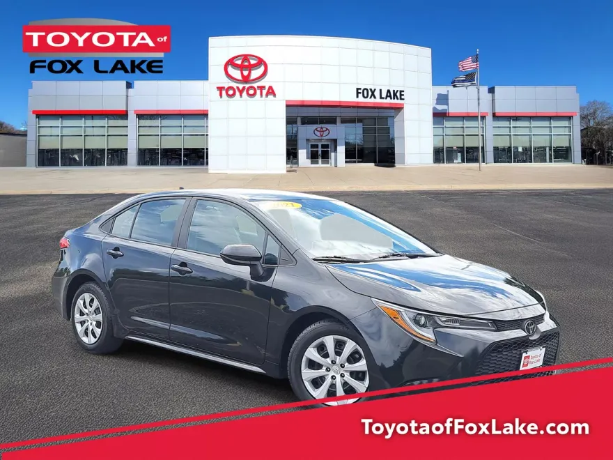 2021 Toyota Corolla LE photo 1