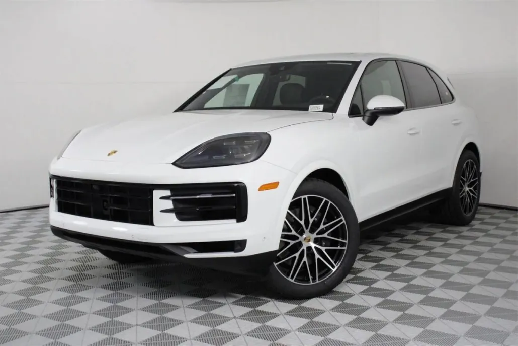 2025 Porsche Cayenne photo 1