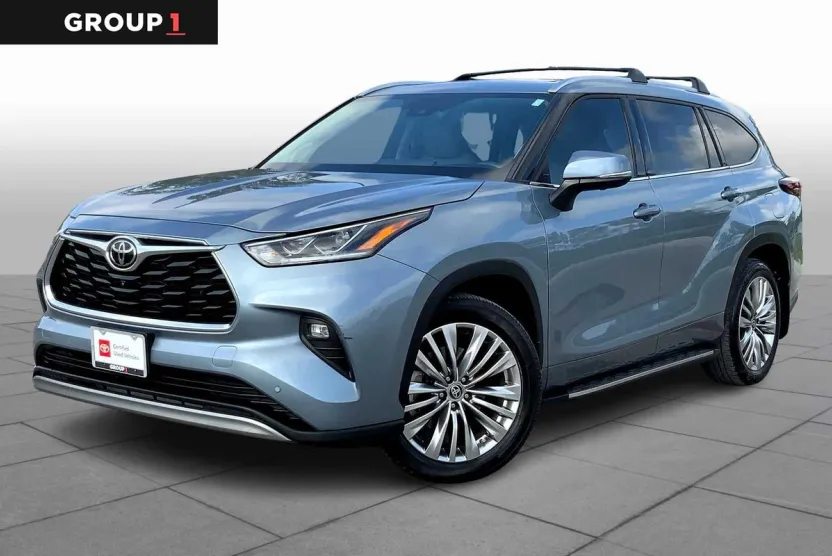 2024 Toyota Highlander Platinum photo 1