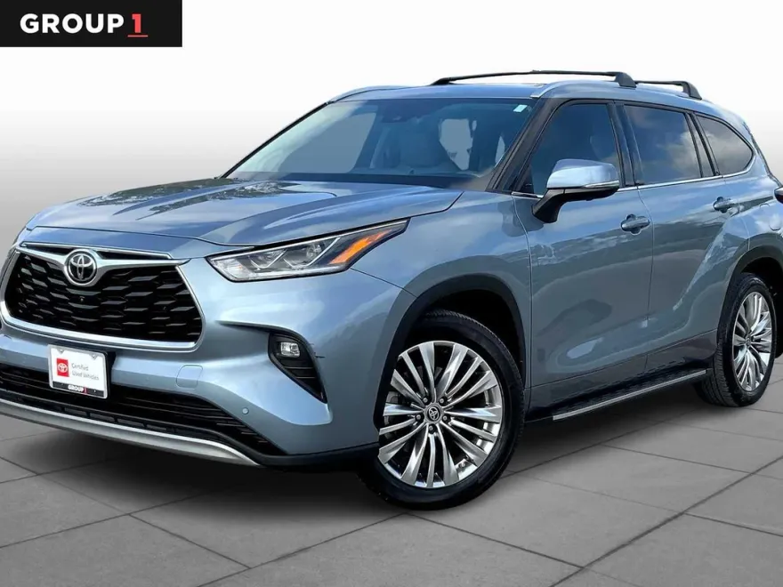 2024 Toyota Highlander Platinum photo 1
