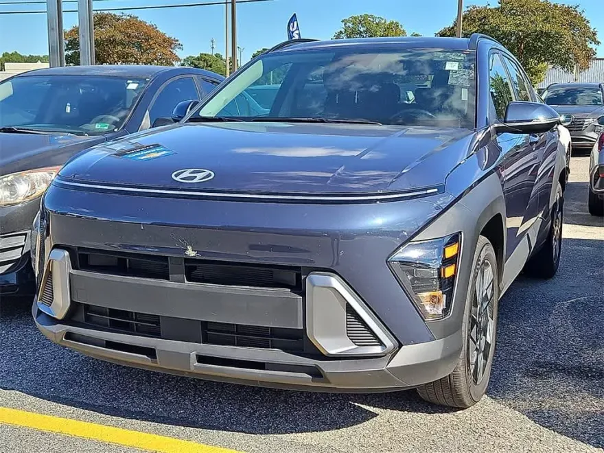 2025 Hyundai Kona SEL photo 1