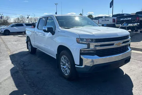 2020 Chevrolet Silverado 1500 LT photo 3