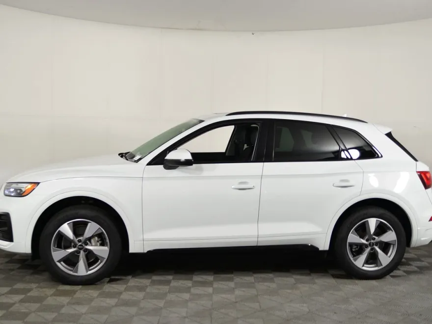 2025 Audi Q5 Premium photo 1