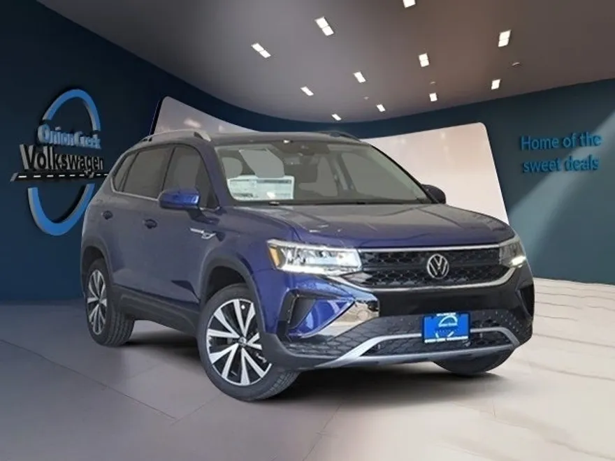 2024 Volkswagen Taos SE photo 1