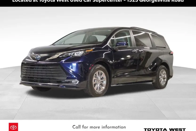 2024 Toyota Sienna XLE photo 1