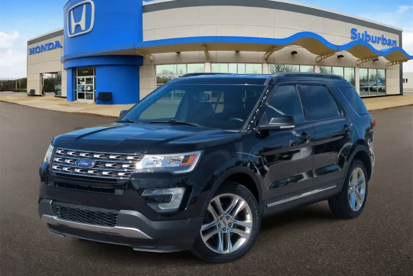 2017 Ford Explorer XLT photo 1