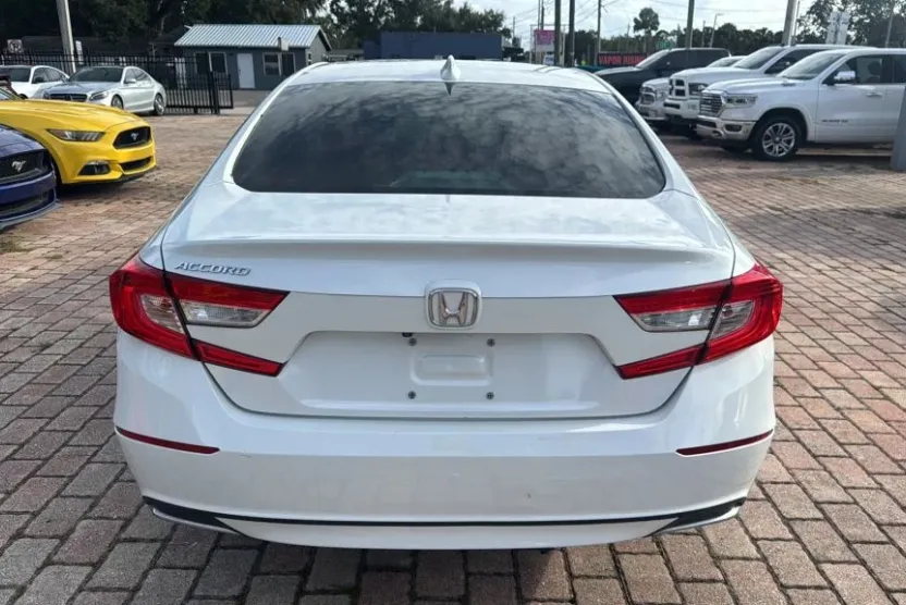 2019 Honda Accord LX photo 1