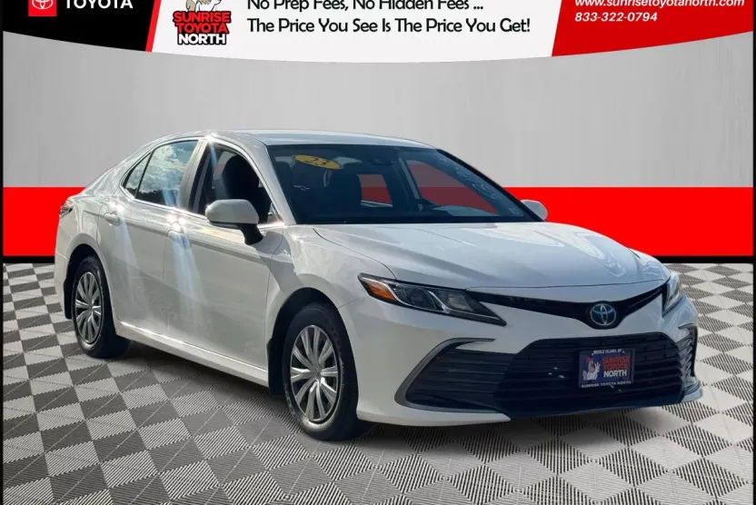 2023 Toyota Camry Hybrid LE photo 1
