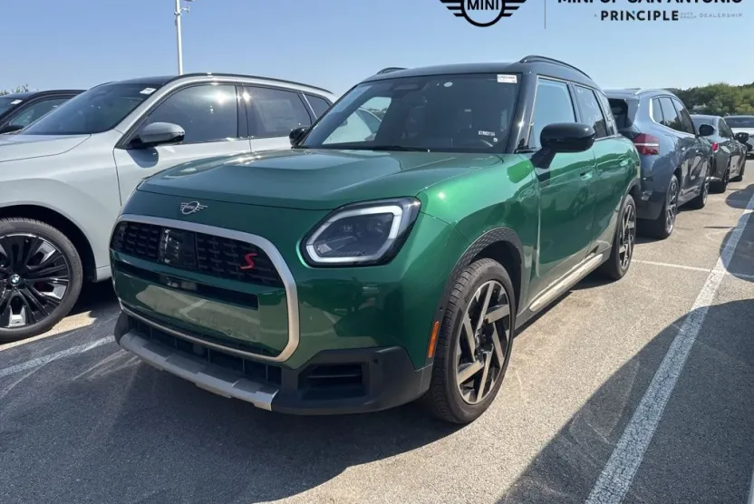 2025 Mini Countryman photo 1