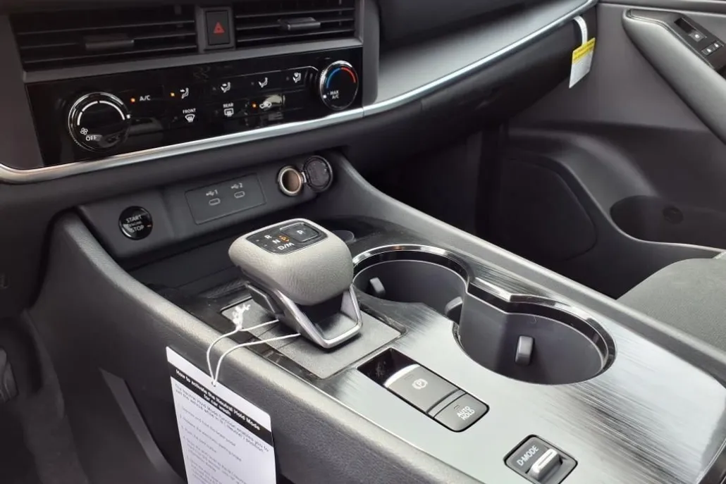 2026 Nissan Rogue S photo 1
