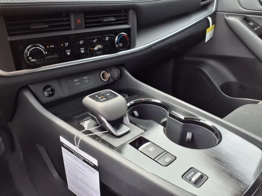 2026 Nissan Rogue S photo 1