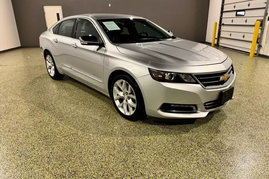 2015 Chevrolet Impala photo 1