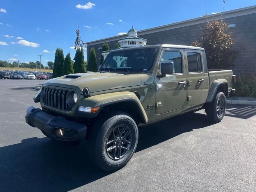 2025 Jeep Gladiator Sport photo 1