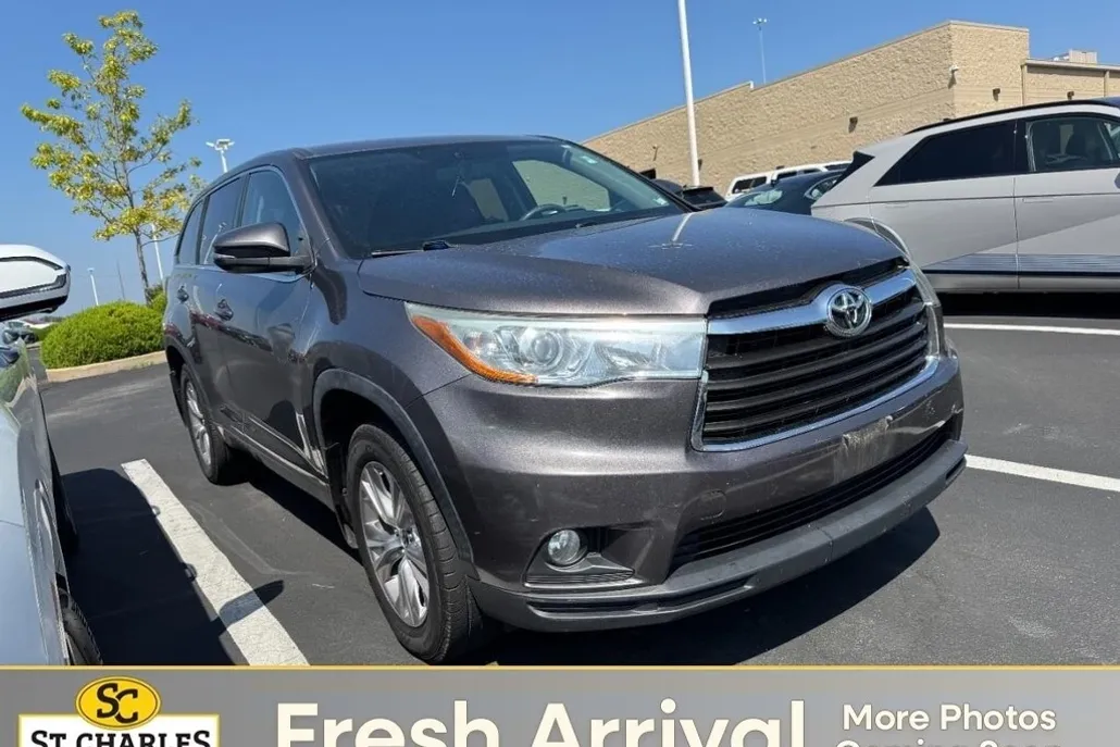 2016 Toyota Highlander Base Hybrid photo 1