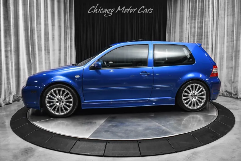 2004 Volkswagen Golf R32 photo 1