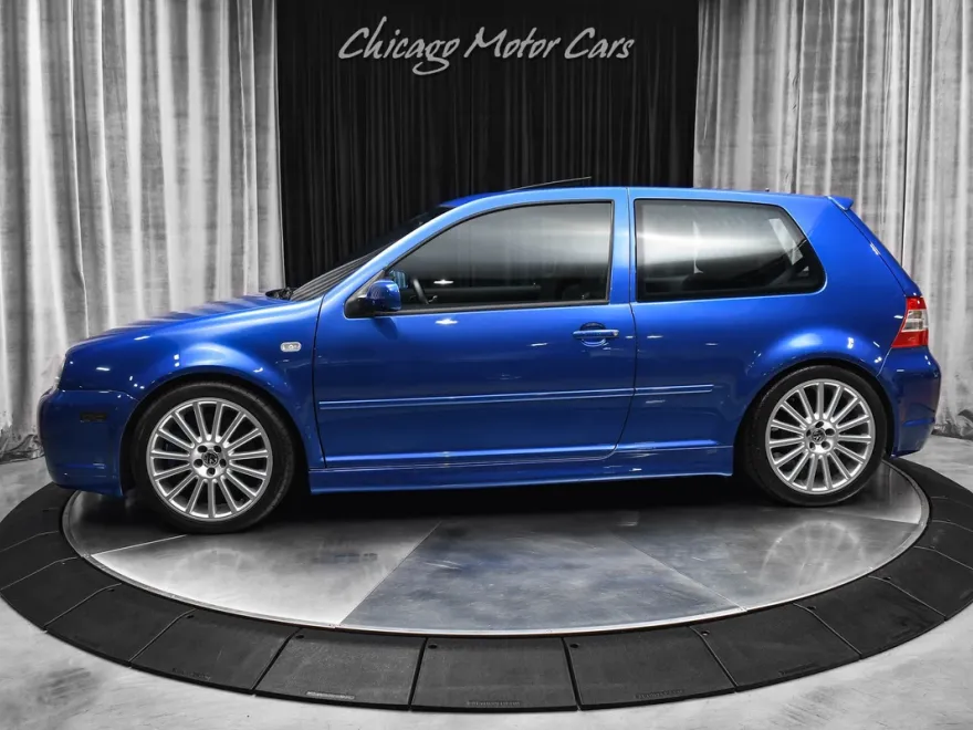 2004 Volkswagen Golf R32 photo 1
