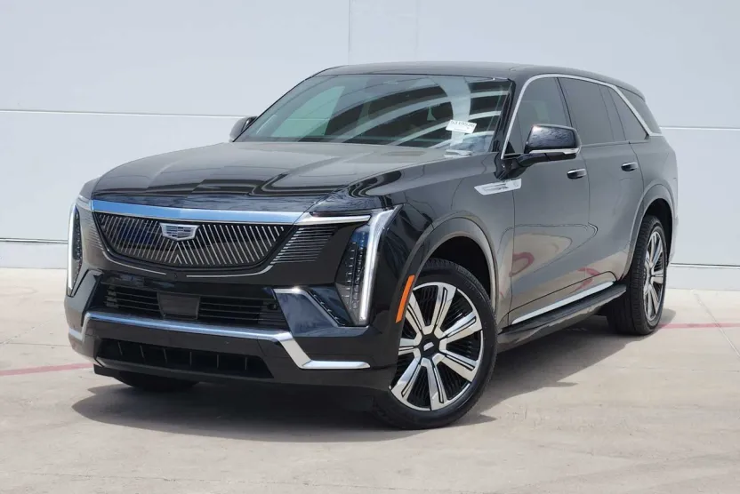 2025 Cadillac Escalade IQ Luxury photo 1