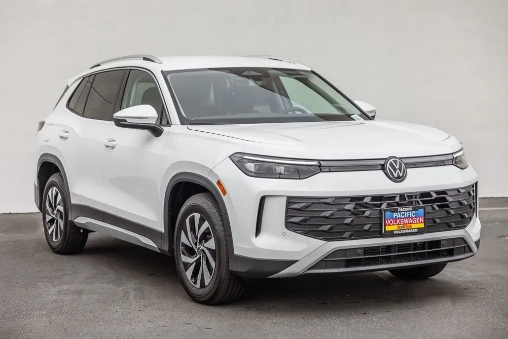 2025 Volkswagen Tiguan S photo 1