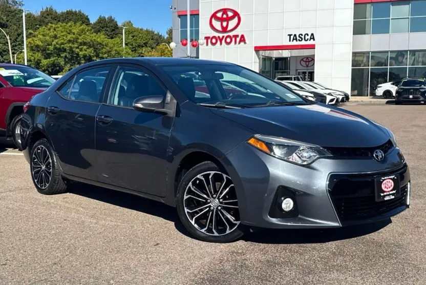 2014 Toyota Corolla Plus photo 1