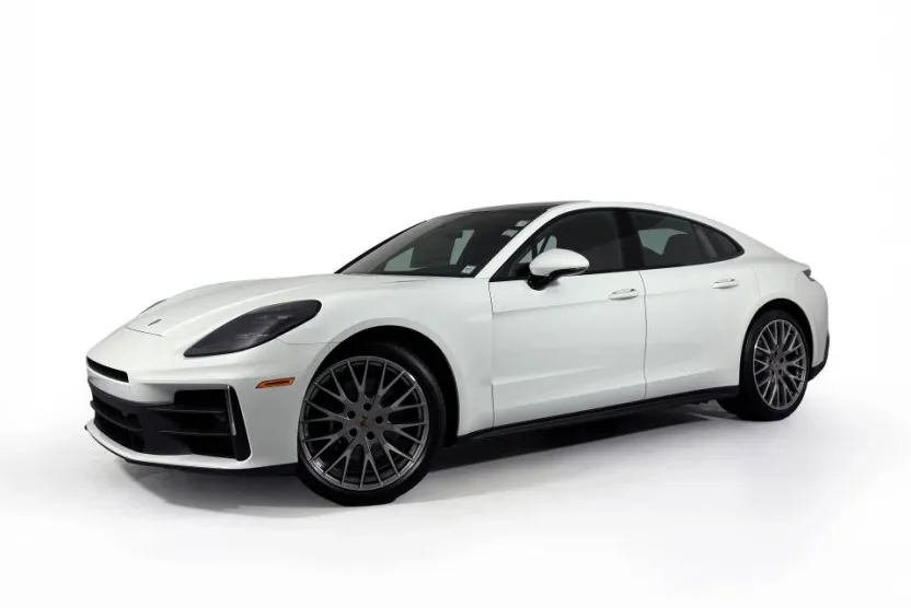 2025 Porsche Panamera 4 photo 1