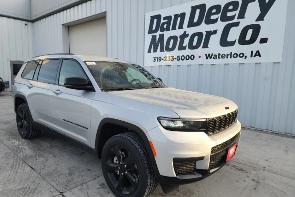 2025 Jeep Grand Cherokee Laredo photo 1
