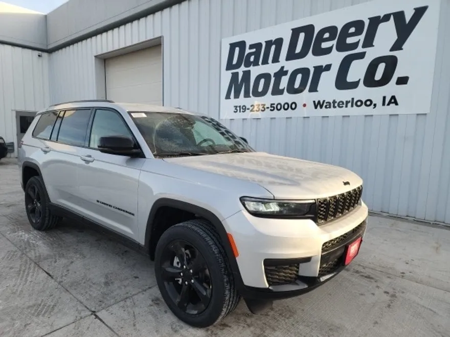 2025 Jeep Grand Cherokee Laredo photo 1