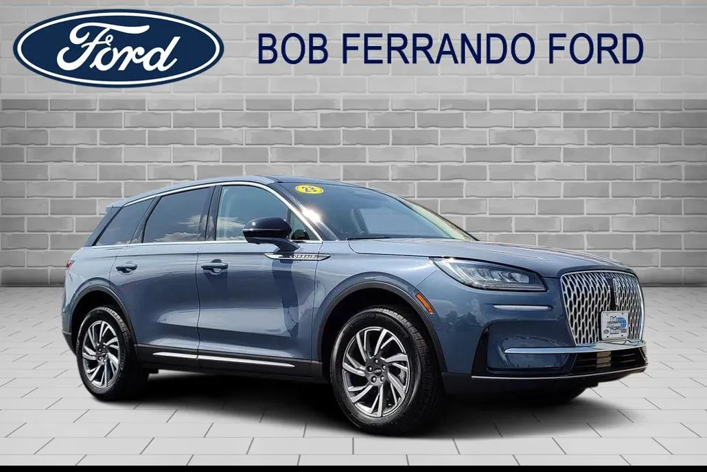 2023 Lincoln Corsair Standard photo 1