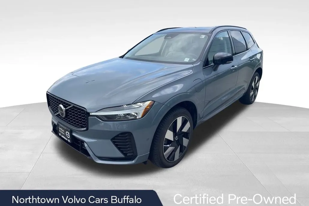 2023 Volvo XC60 Recharge Hybrid T8 Plus photo 1