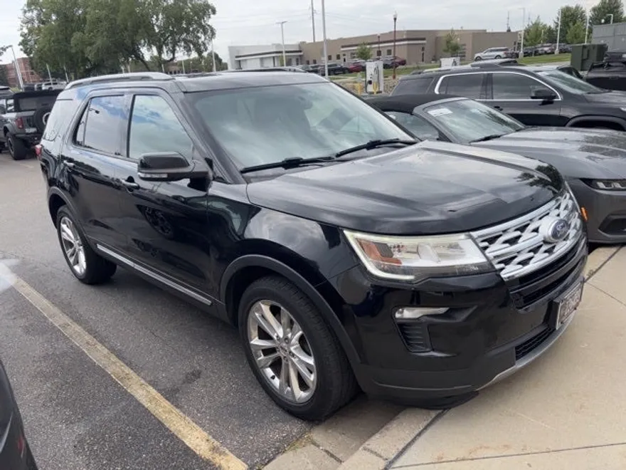 2018 Ford Explorer XLT photo 1