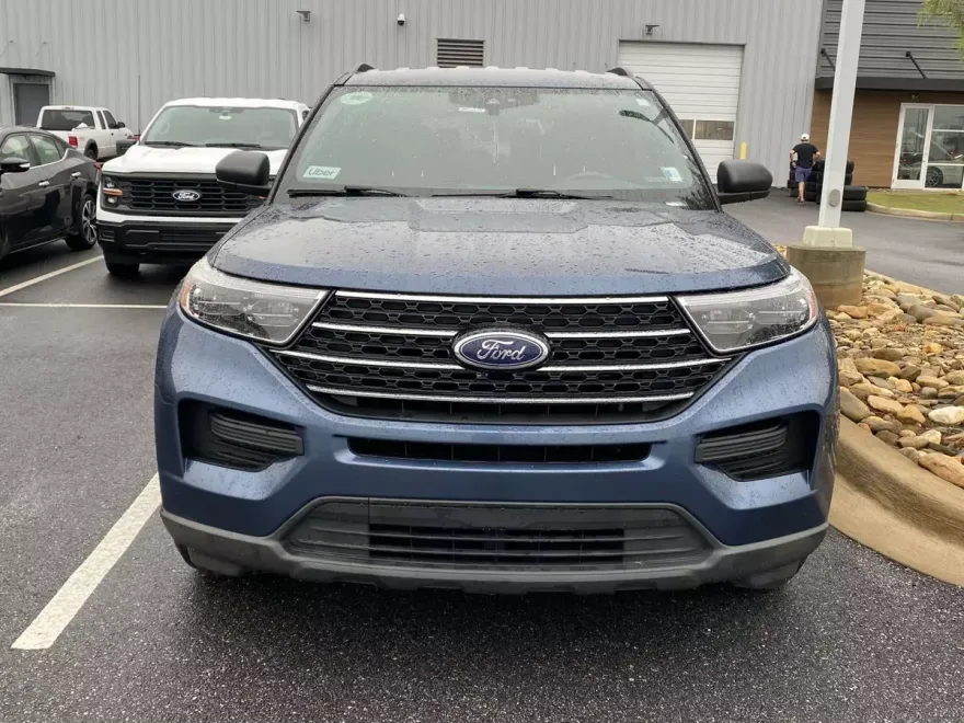 2020 Ford Explorer XLT photo 1