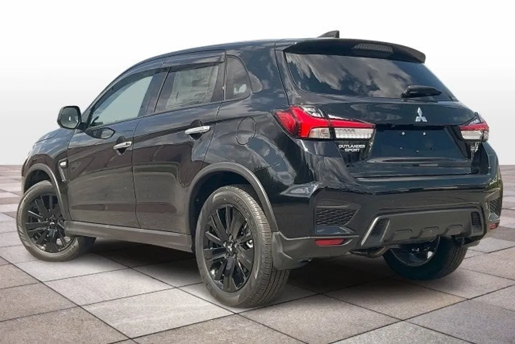 2025 Mitsubishi Outlander Sport LE photo 1