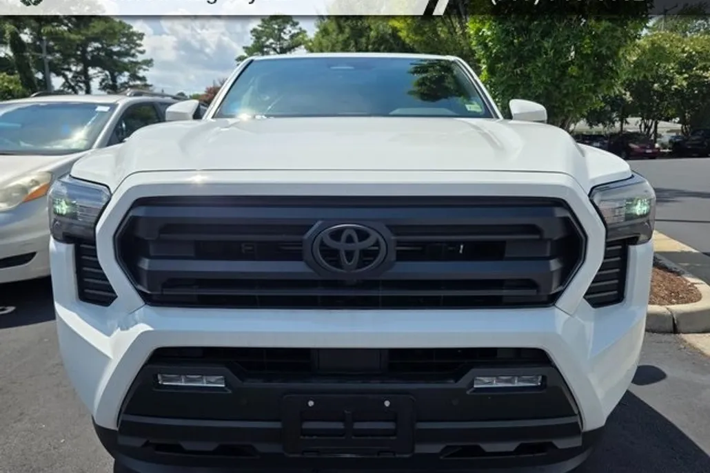 2024 Toyota Tacoma SR5 photo 1