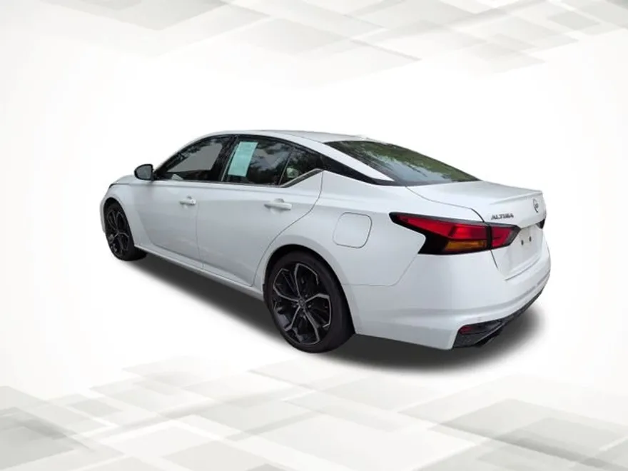 2024 Nissan Altima 2.5 SR photo 1