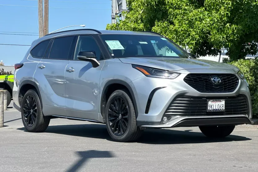 2024 Toyota Highlander Sport photo 1