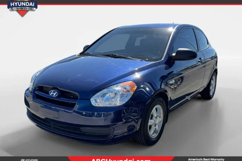 2008 Hyundai Accent GS photo 1