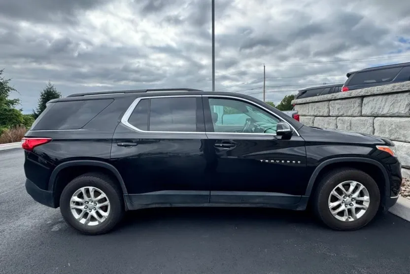 2021 Chevrolet Traverse Cloth photo 1