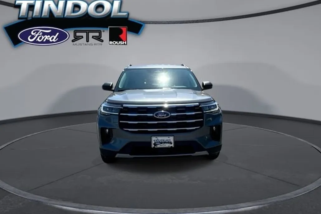 2025 Ford Explorer photo 1
