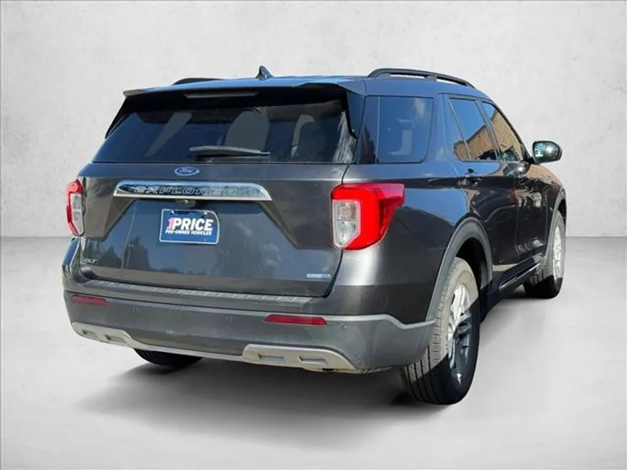 2020 Ford Explorer XLT photo 1