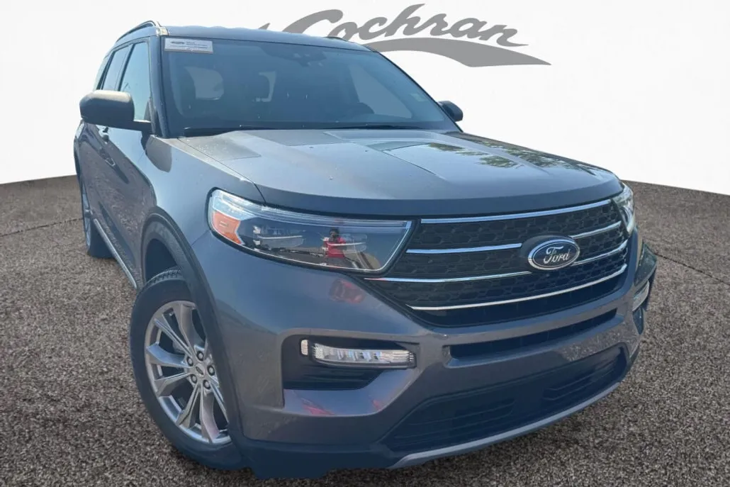 2022 Ford Explorer XLT photo 1
