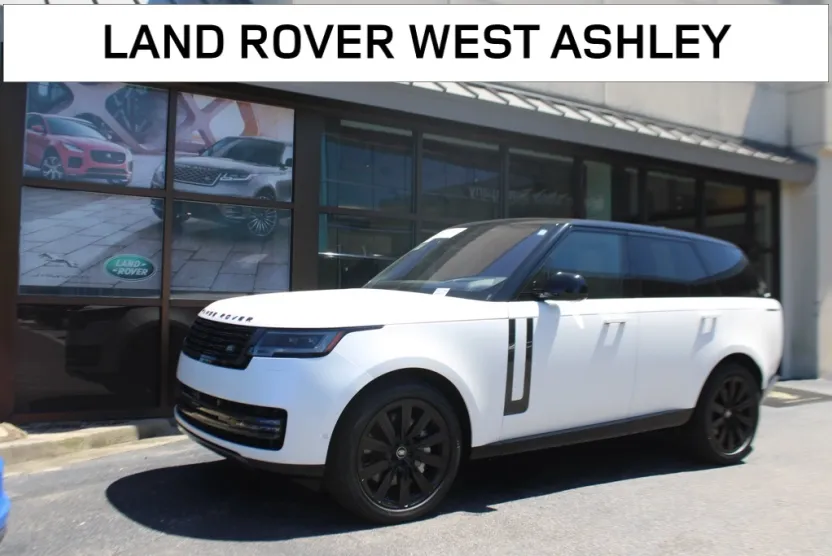 2023 Land Rover Range Rover SE photo 1