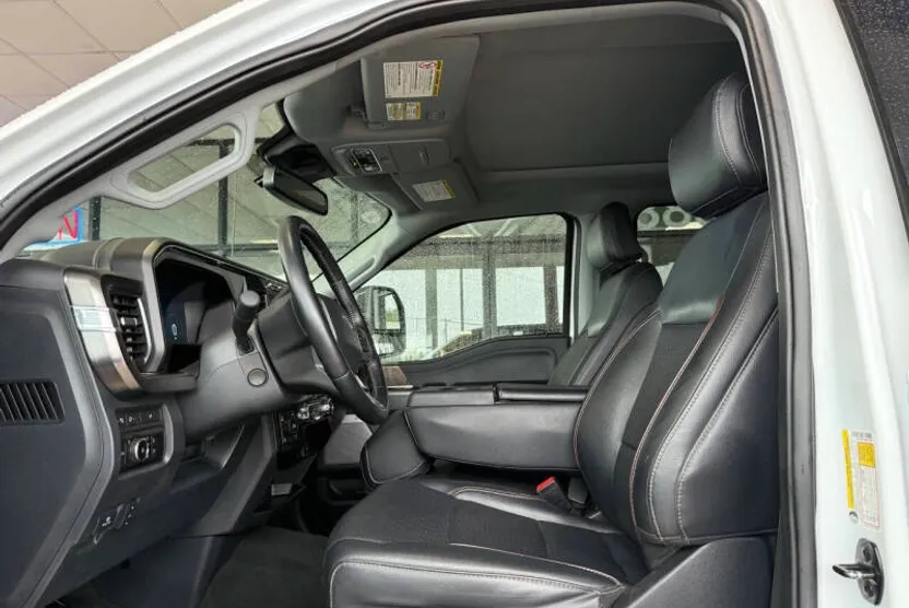 2024 Ford F-350 Lariat photo 1