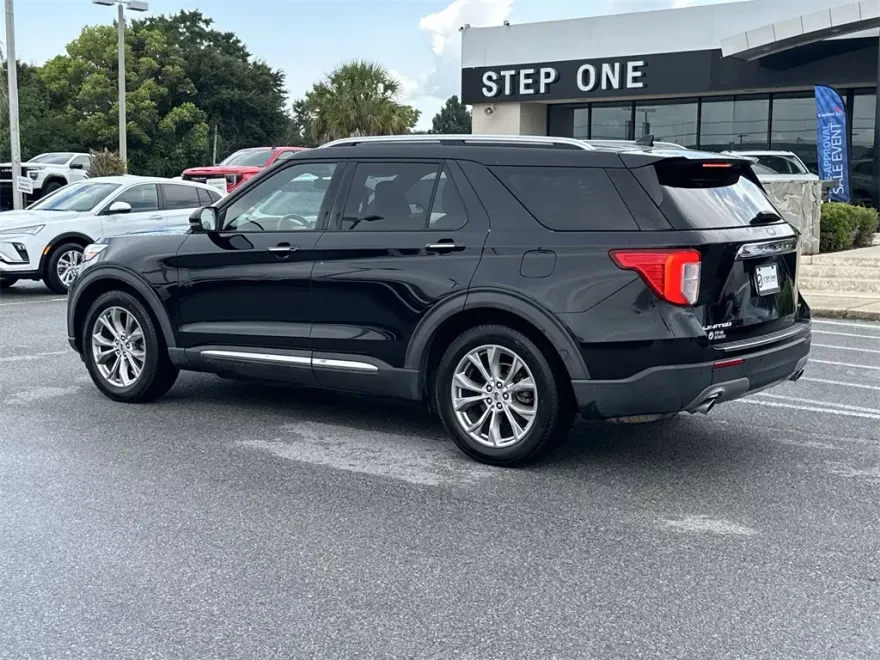 2020 Ford Explorer Limited photo 1
