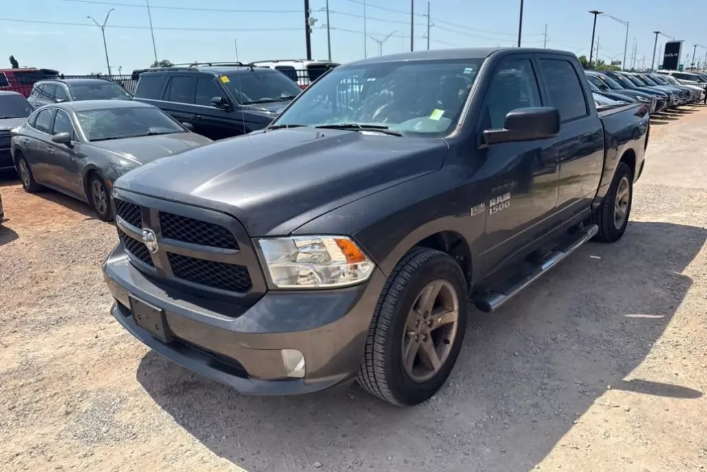2017 Ram 1500 Tradesman photo 1