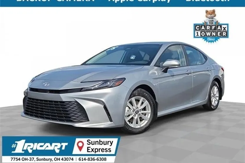 2025 Toyota Camry LE SE photo 1