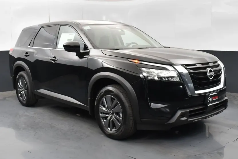 2025 Nissan Pathfinder S photo 1