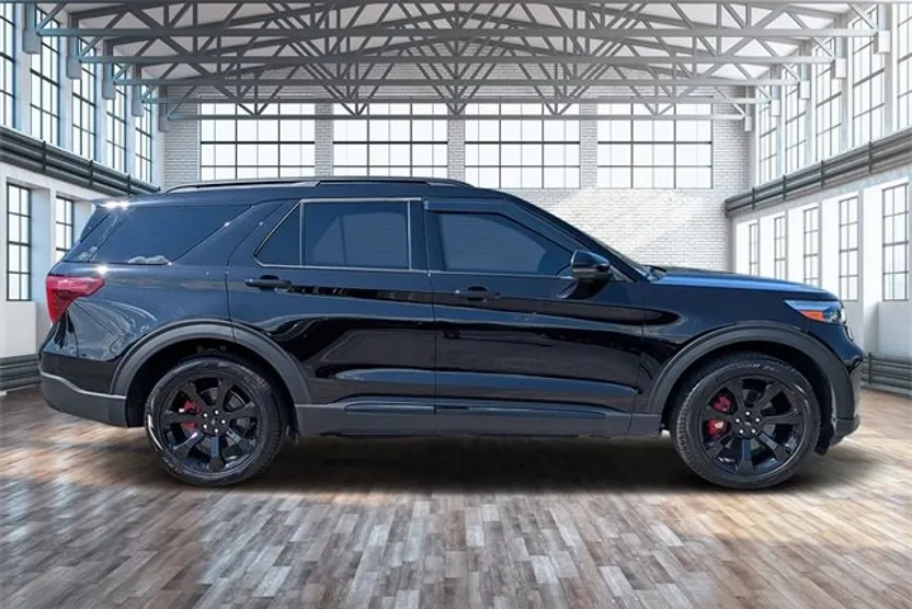 2024 Ford Explorer ST photo 1