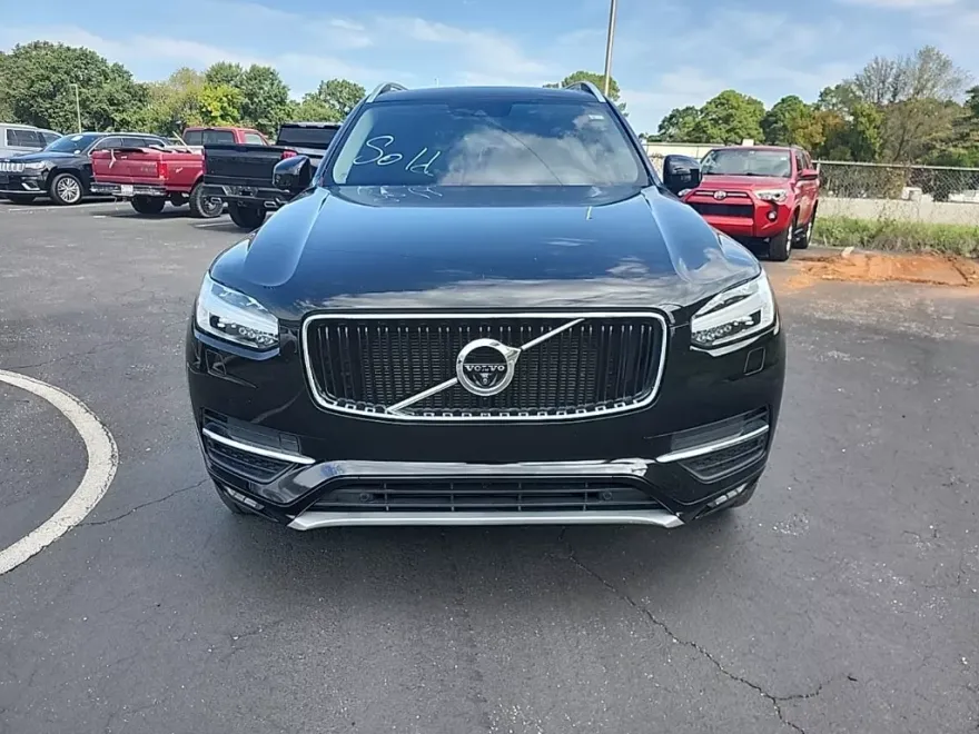2018 Volvo XC90 T6 Momentum photo 1