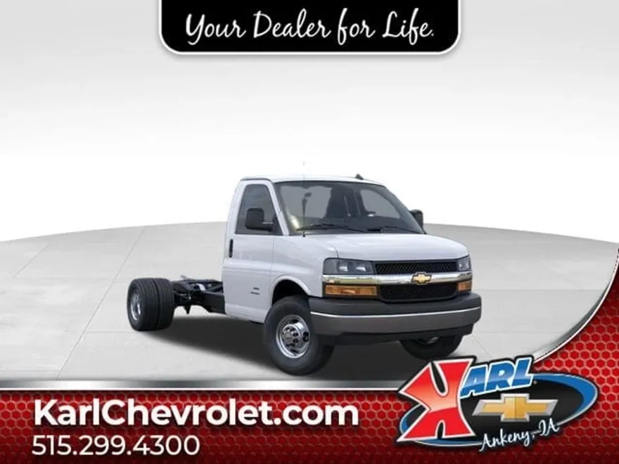 2025 Chevrolet Express Cutaway photo 1
