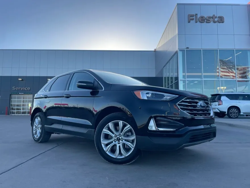 2024 Ford Edge Titanium photo 1